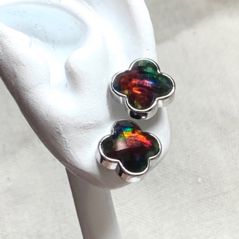 ต่างหูโคลเวอร์สี่แฉก Ammolite