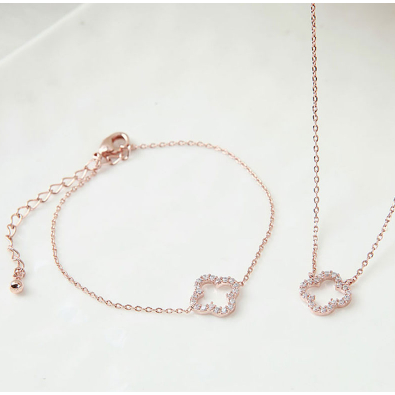 Belisa Jewelry BLS-S7005RG Alhambra Cutie ชุดสร้อยคอและสร้อยข้อมือ