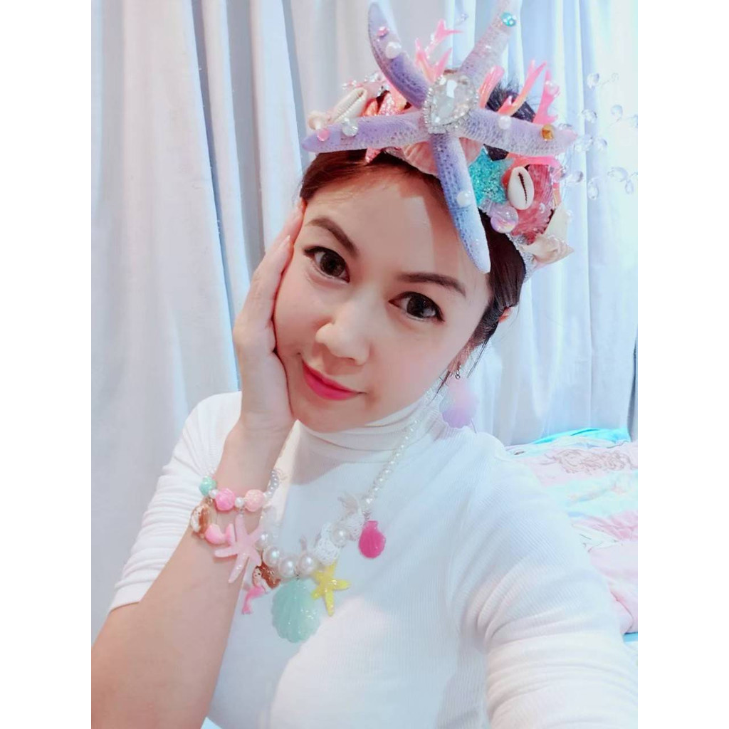 มงกุฎปะการัง เจ้าแห่งท้องทะเล ประดับด้วยวัสดุจากธรรมชาติ