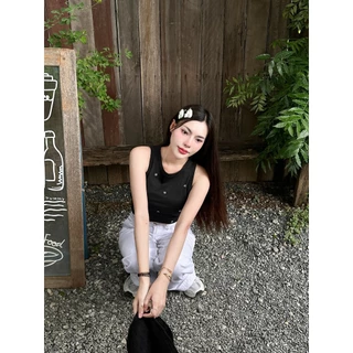 Aurora 🛒พร้อมส่ง🚚 (รูปถ่ายจากงานจริง)เสื้อสายเดี่ยวไหมพรม คล้องคอ สไตล์เกาหลีแบบแซ่บมาก ผ้านิ่มใส่สบาย