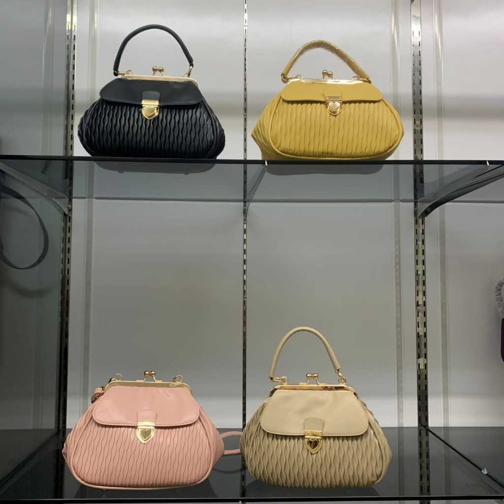 NEW OCT06 113 กระเป๋าผู้หญิง - 21917CM