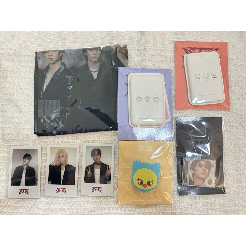 [MERCH] Stray Kids ATE POP UP Store merch md Popup merch