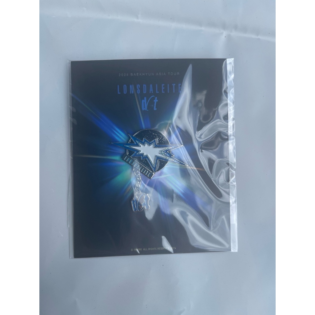 บนมือ) 2024 BAEKHYUN ASIA TOUR Lonsdaleite [dot] OFFICIAL MD METAL BADGE