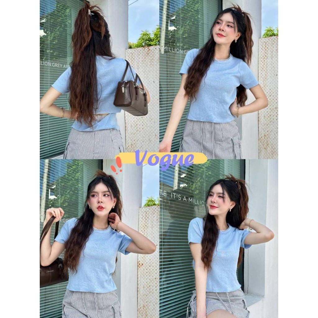 Vogue พร้อมส่ง เสื้อครอปไหมพรม คอกลม แขนสั้น สีฟ้าสดใสดีเทลเว้าหลัง (79038)