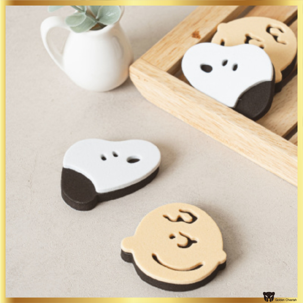 Peanuts Snoopy & Charlie Brown การ์ดประตูรถ 4 ชิ้น