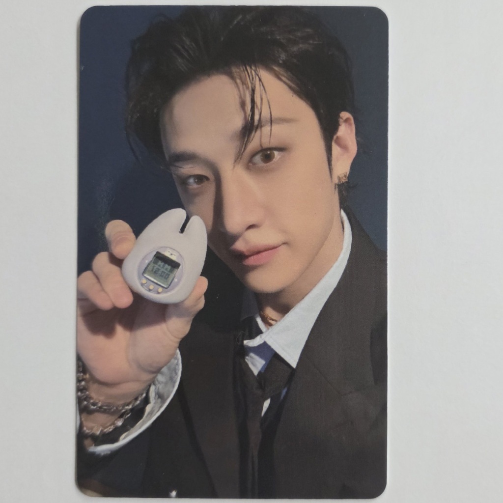 ชุดโฟโต้การ์ดอย่างเป็นทางการของ Bang Chan Stray Kids Skzoo Tamagotchi & Case