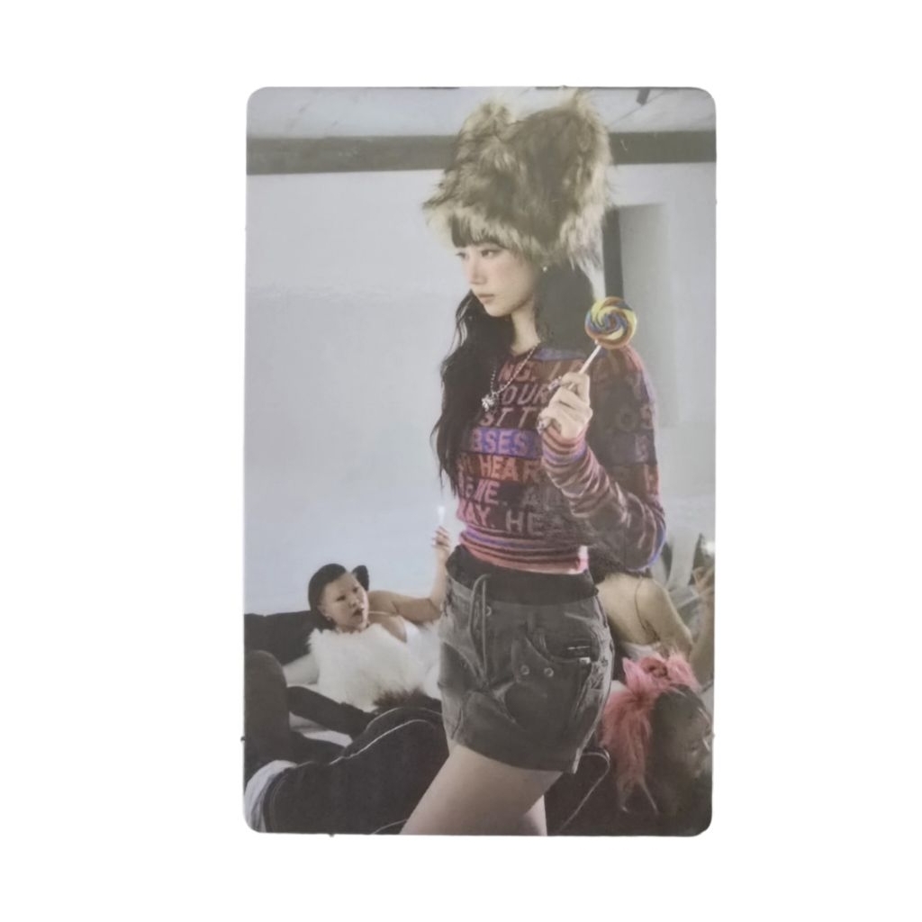 LE SSERAFIM - CRAZY ( 05 - Kazuha) การ์ดรูปถ่ายขนาดเล็ก