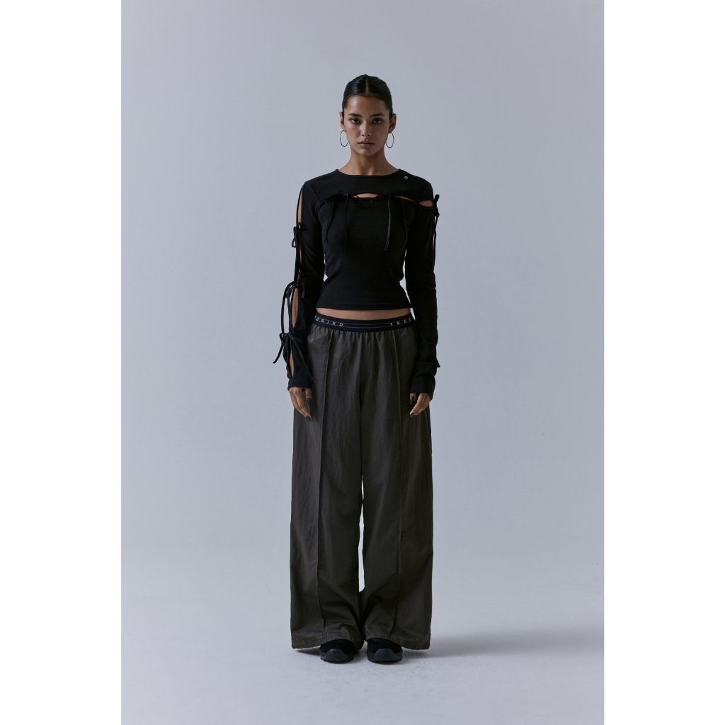 [HYERI Looks] Treemingbird Slit Strap แขนยาว (สีดํา)