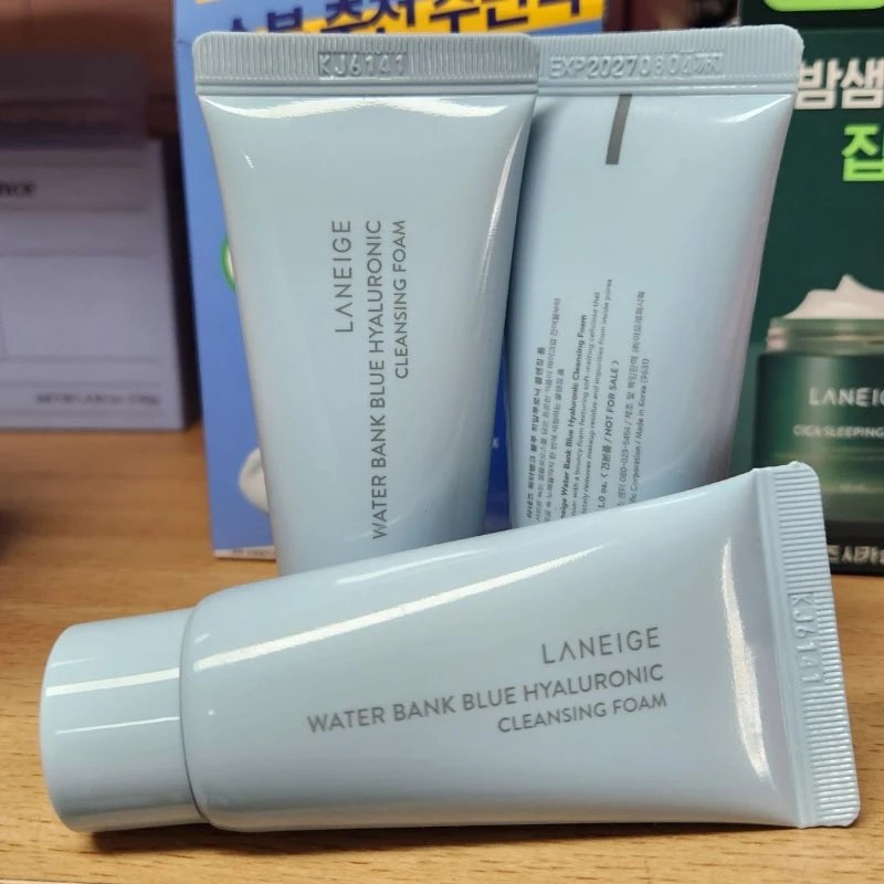 WATER BANK BLUE HYALURONIC CLEANSING FOAM 30g