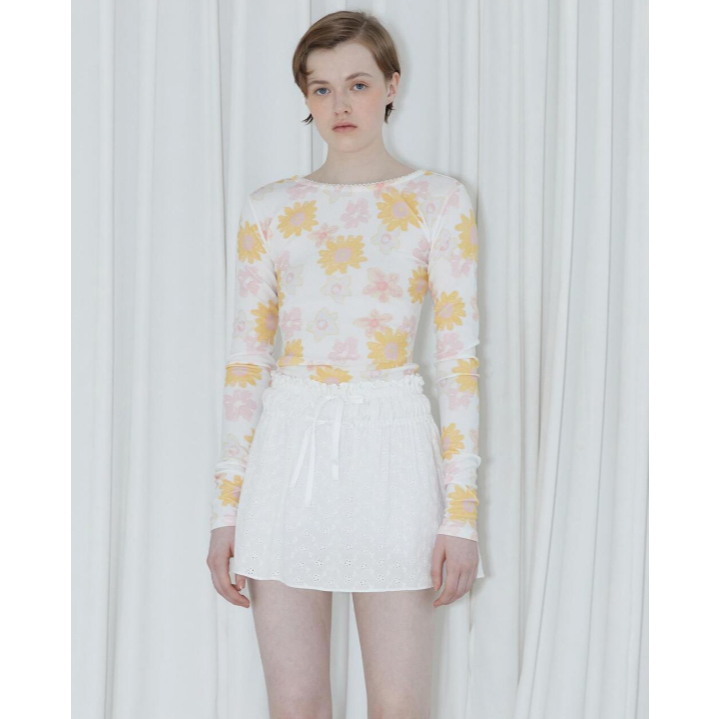 [G-IDLE Miyeon LOOKS] กระโปรงมินิตาไก่ SINOON - สีขาว