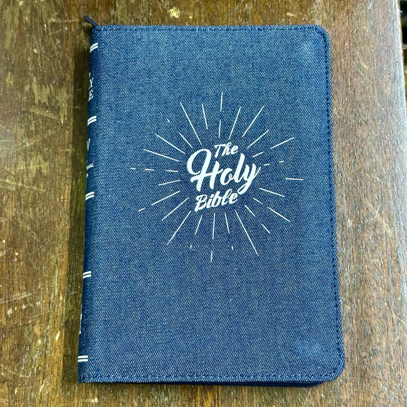 NIV Compact Bible NIV55Z: PU with Zip· Brown, Sliver, Blue Jean