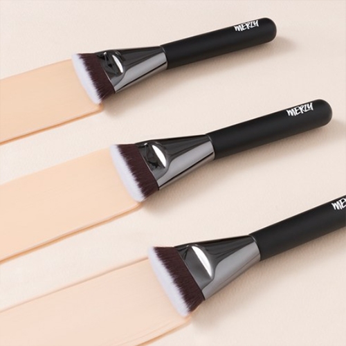 MERZY แปรงรองพื้น The Airy Fitting