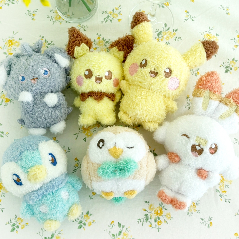 ตุ๊กตาพิกัดแบบฟลัฟวี่ พวงกุญแจและcharm น่ารักสไตล์เกาหลี มีPikachu, Pichu, Piplup, Espurr และScorbunny