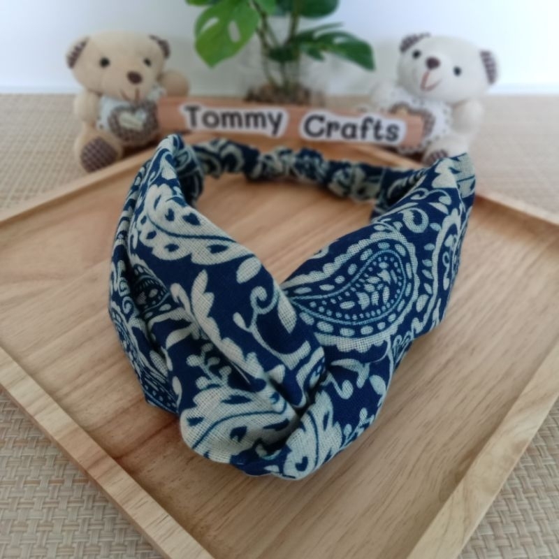 Tommy Crafts ผ้าคาดผมแบบไขว้ผ้าสาลูสองชั้นกัดลาย ลายลูกน้ำ Turban twist Headband