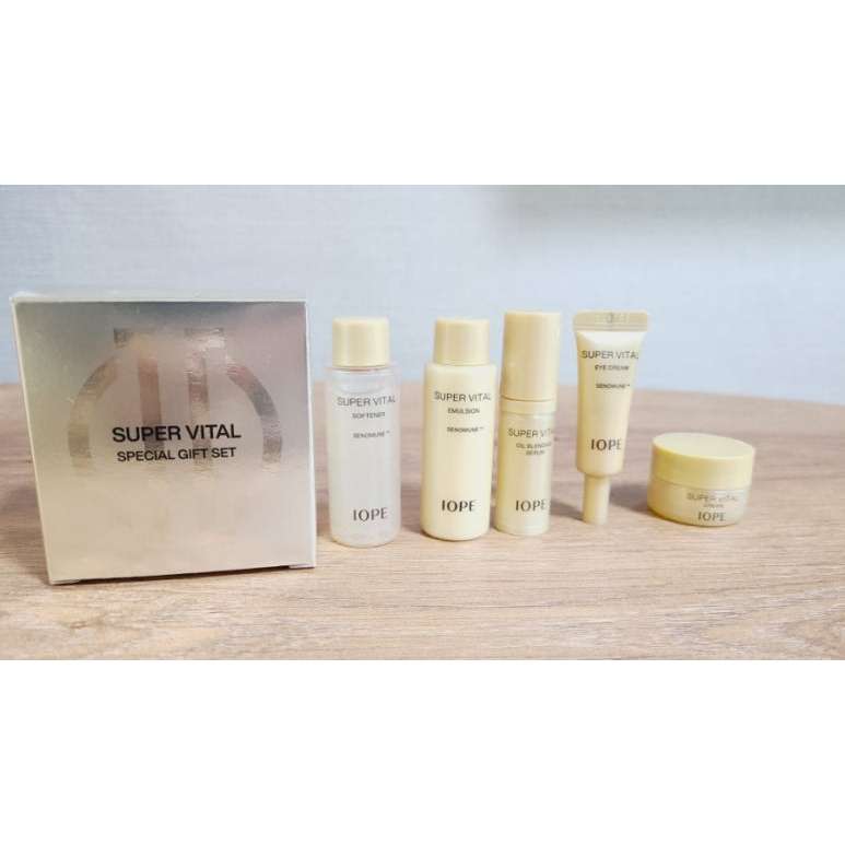 ชุดของขวัญพิเศษ IOPE Super Vital ( 5 รายการ )
