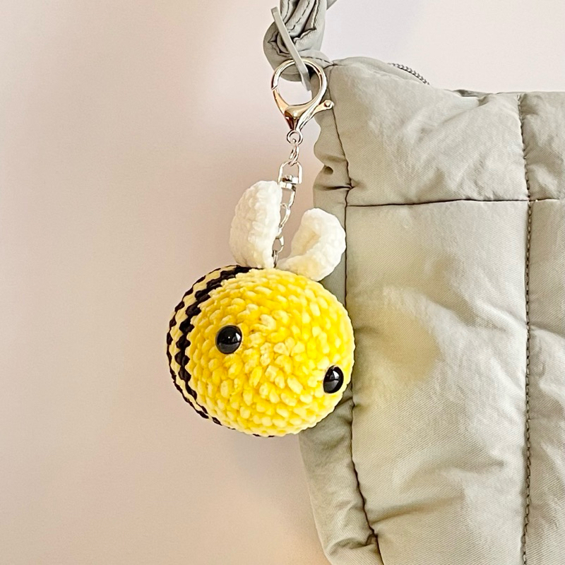 [ SG Shop] CUTE Bee Keychain Crochet Handmade Birthday Childrens Party