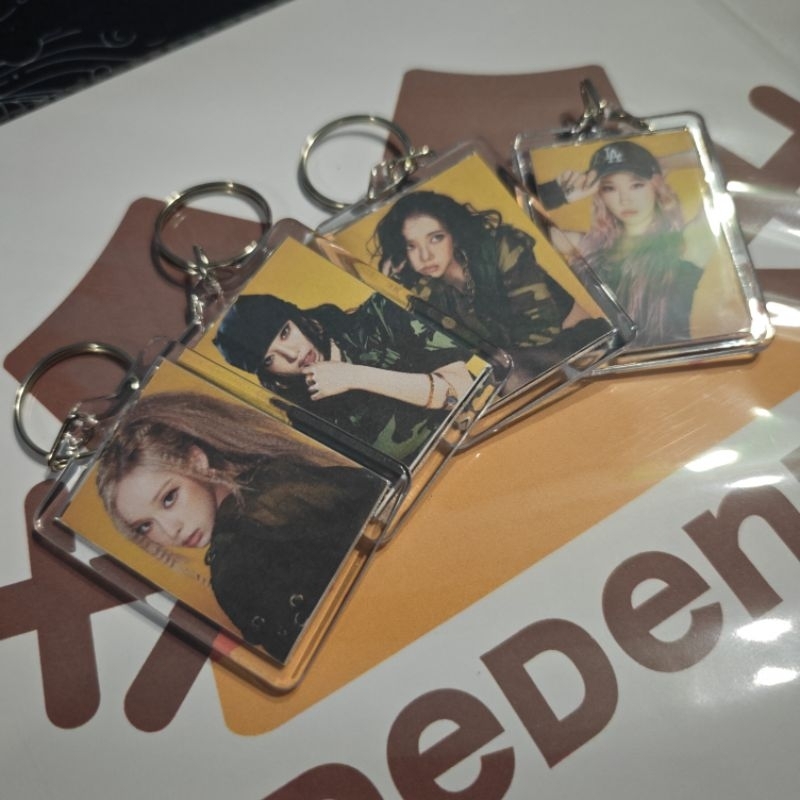 พวงกุญแจ Aespa Whiplash