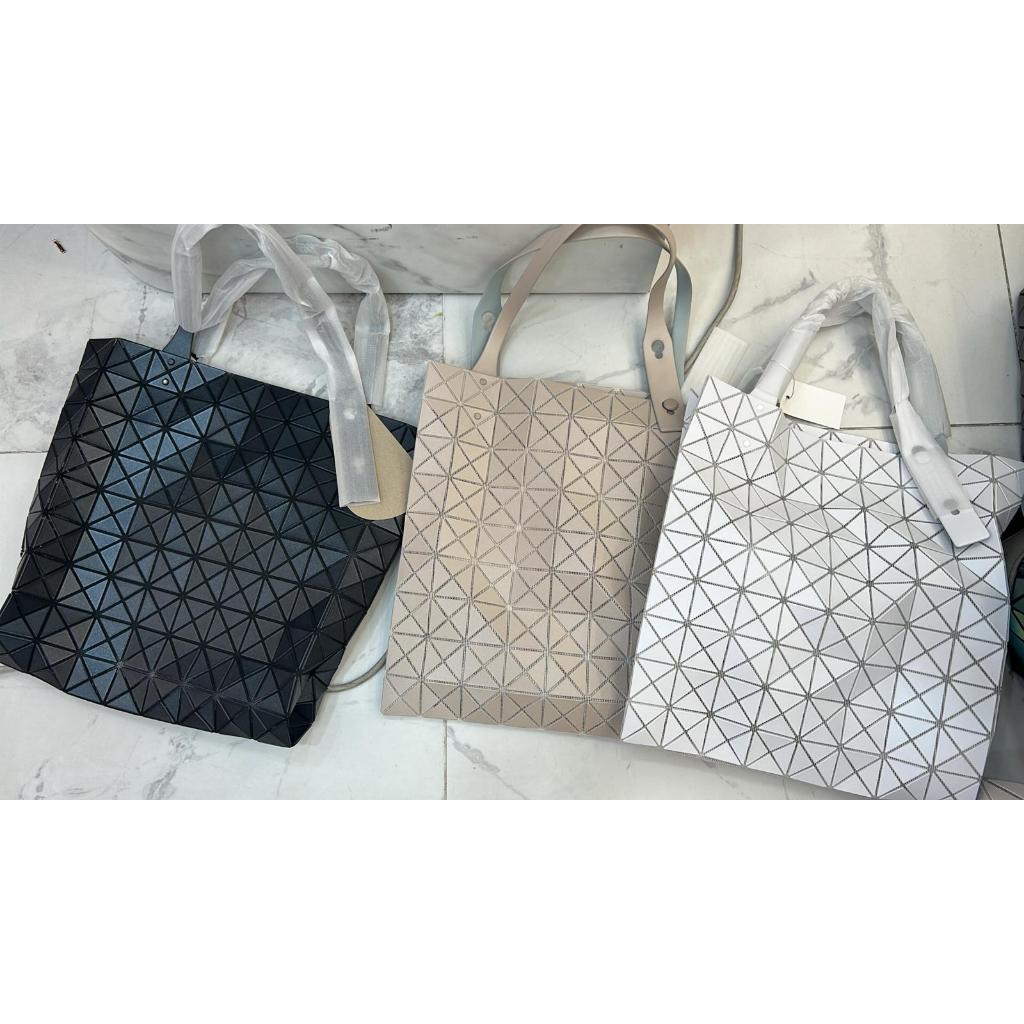 NEW AUG504 A8822 กระเป๋าสะพายไหล่ผู้หญิง - 39x39cm