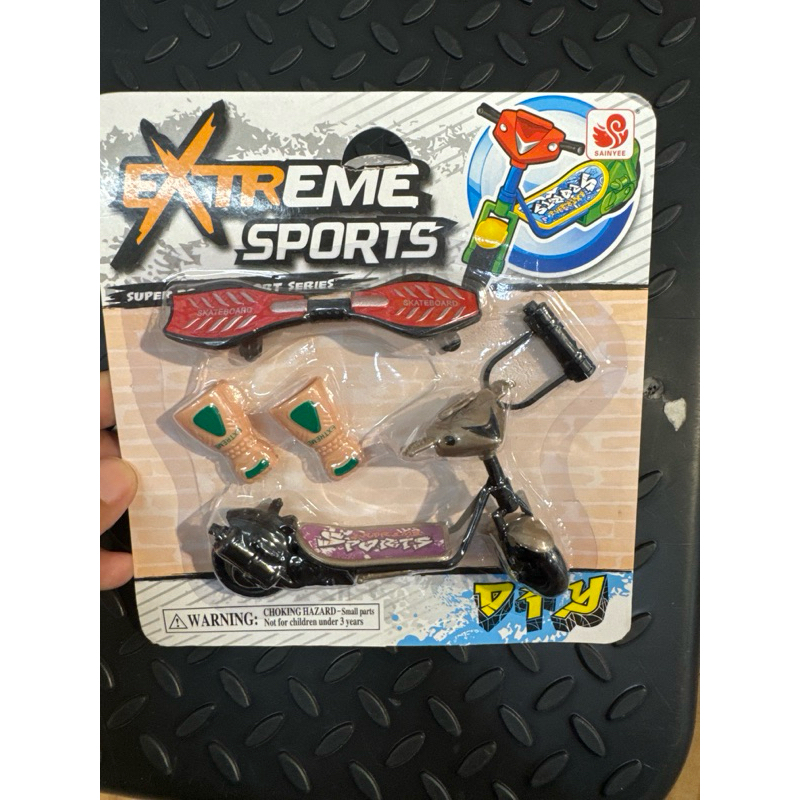 Mini Skateboard and Scooter Finger Play set/ Finger Skateboard and Scooter