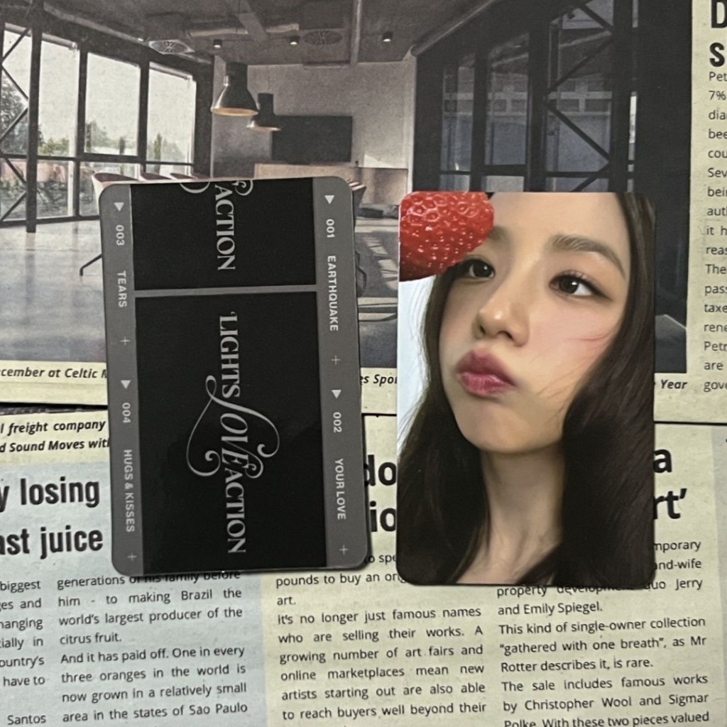 ในสต็อก BLACKPINK JISOO การ์ดรายการการประชุมของพัดลมฮ่องกง, การ์ดรูปถ่ายแนวคิดใบหน้าระยะใกล้สตรอเบอร