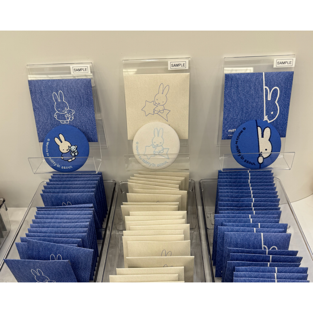 ❤️[จากเกาหลี] Miffy Seoul Store Limited Denim Hand Mirror (3 ออกแบบ) | เซงซู ป๊อปอัพ❤️ ราคา ถูกที่สุด ดีลบีเคเค แกลเลอรีภาพที่ 2