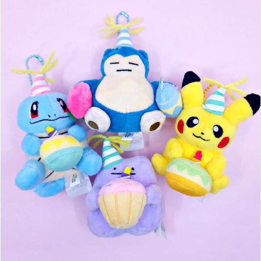 พวงกุญแจตุ๊กตา Pokémon ของแท้ Pikachu, Squirtle, Snorlax และ Ditto ขนาด 8 ซม. หนานุ่ม พร้อมกระเป๋าบรรจุ