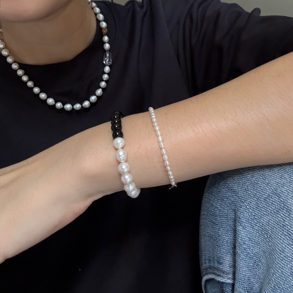 M&W "Yin-Yang" Pearl & Black Agate Elestic Bracelet