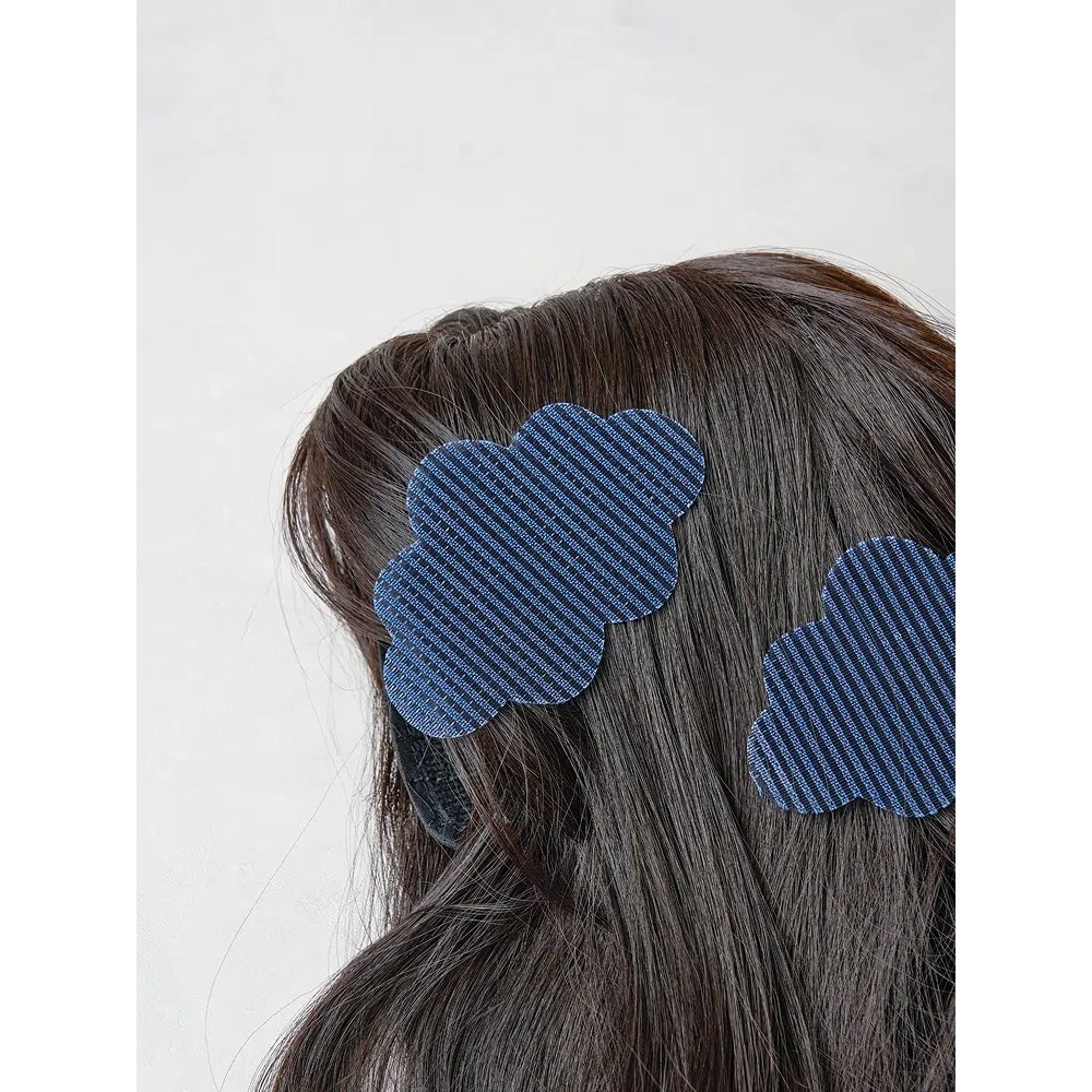[Hot Item] Daiso Hair Fixing Sheet 4pcs, Bang Holder & No-Mark Hair Grip (Shape & Color Random)