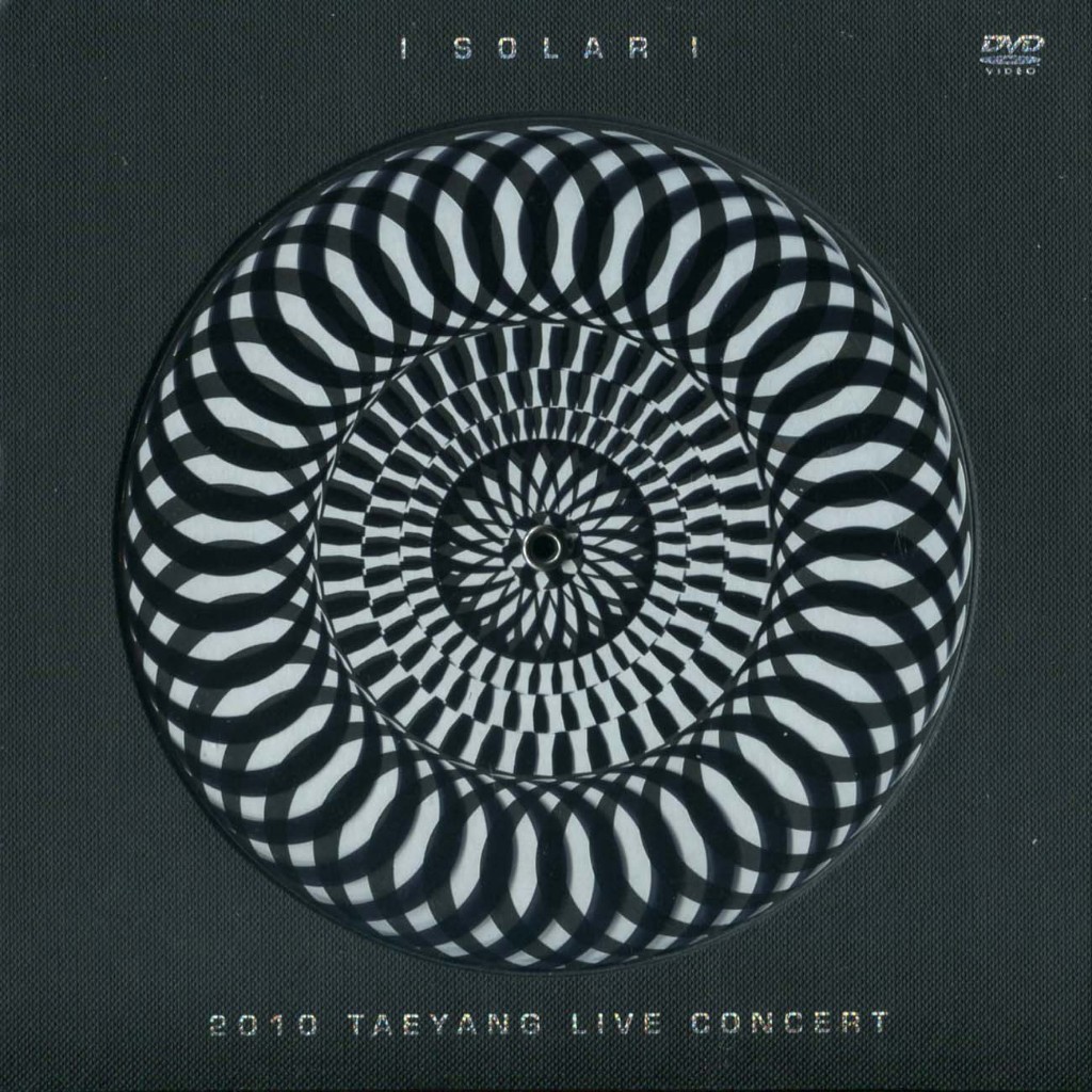 Taeyang – 2010 Taeyang Concert: Solar (2DVD + 1CD + Photobook พร้อมการ์ดครอบครัว)