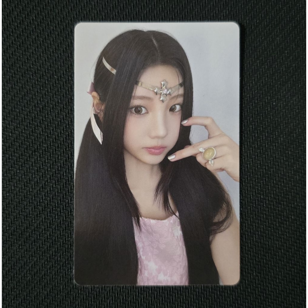 ILLIT - Wonhee (BOMB Weverse Album Ver.) การ์ดรูปถ่าย Ver.2