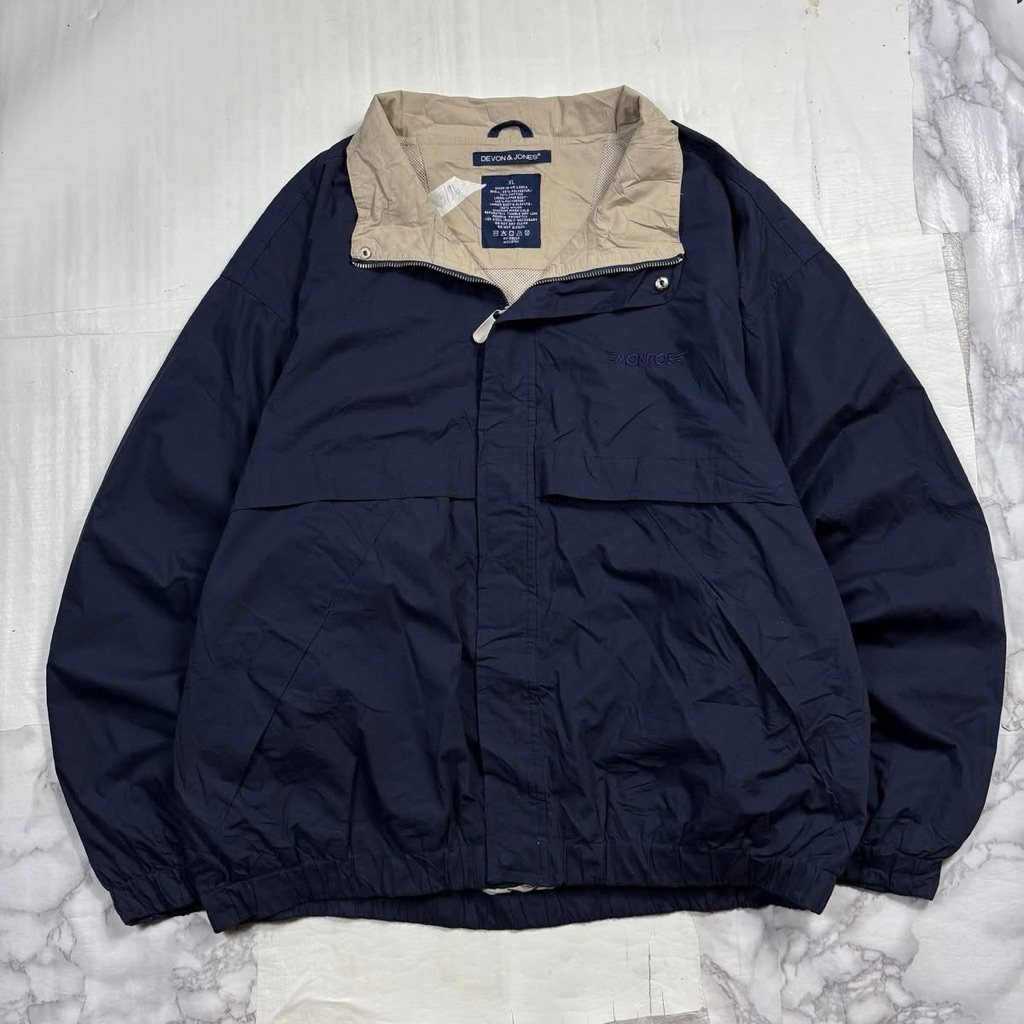 เสื้อคลุม Devon & Jones