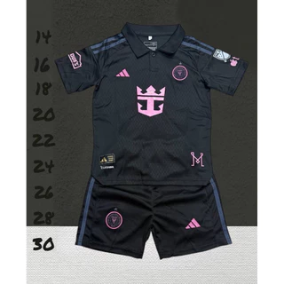 ชุดบอลชุดกีฬาเด็กเสื้อพร้อมกางเกงผ้าคุณภาพดีนิ่มเย็นใส่สบายใส่แล้วไม่ระคายเคืองต่อผิวขนาดไซร้เด็ก1ขวบถึง13ขวบ
