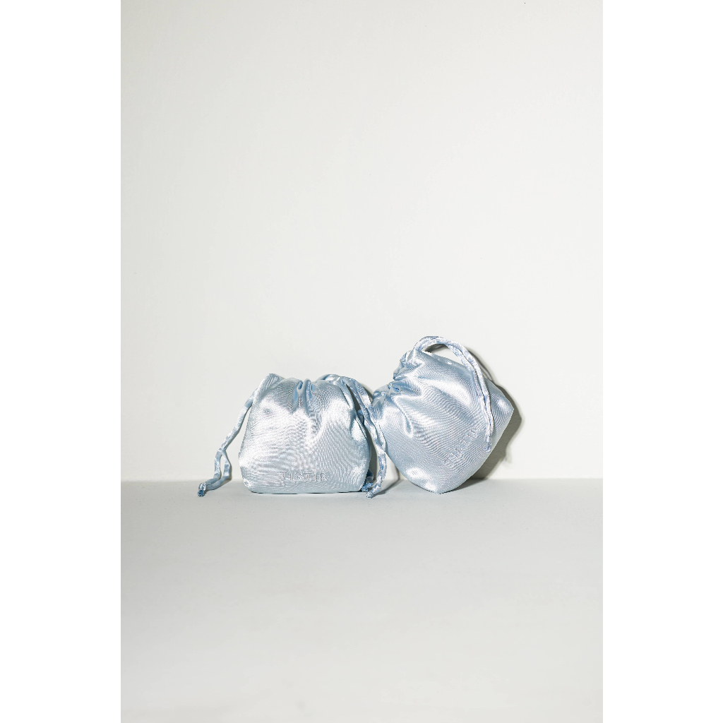 [GWP] Silver Pouch / NOT FOR SALE