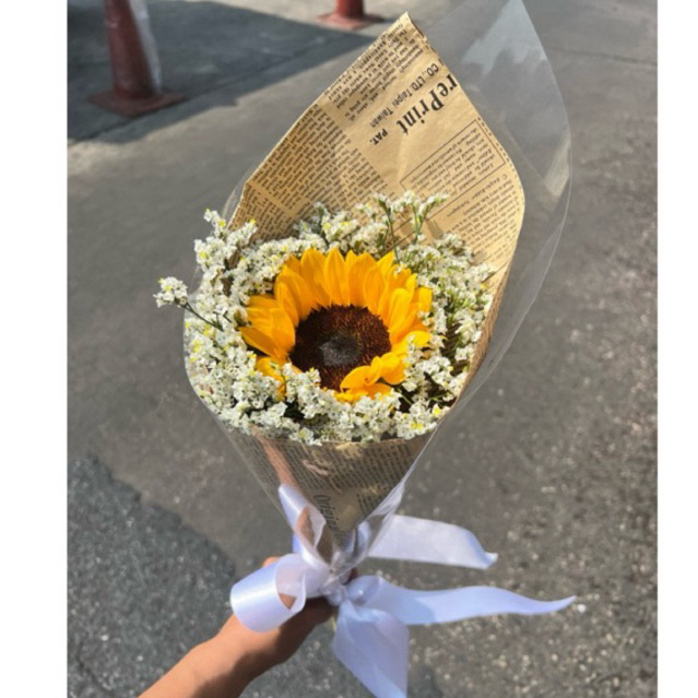 [ส่งใน 2 ชม.] ช่อดอกทานตะวัน (ดอกไม้สด) - 1ดอก จัดช่อในกระดาษคราฟ | ดอกไม้ปัจฉิม ช่อดอกไม้รับปริญญา