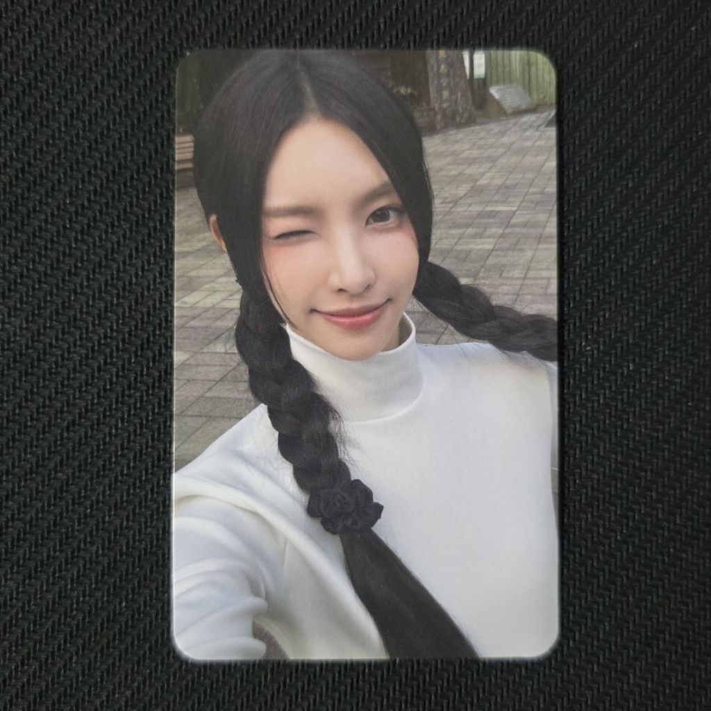 ILLIT - Yunah (Super Real Me) Photocard