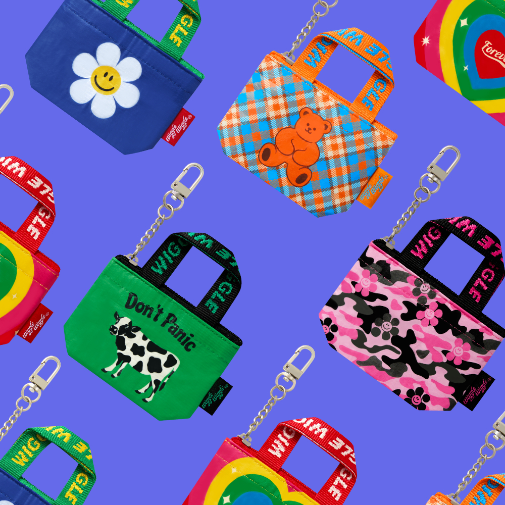 <![Wiggle Wiggle Official] พวงกุญแจกระเป๋าผ้าใบกันน้ำขนาดเล็ก มีลายให้เลือกหลากหลาย เช่น Smile, Bear