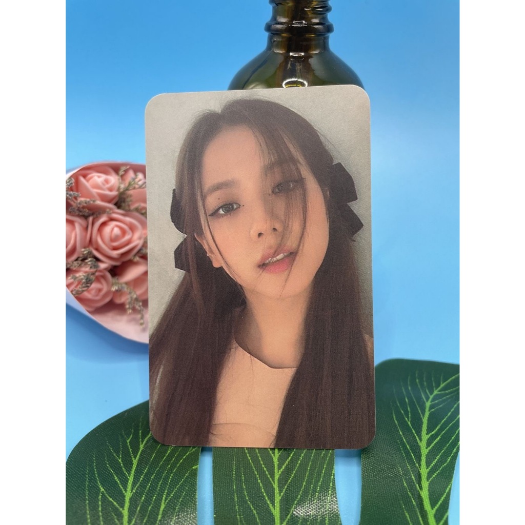 JISOO Limited Butterfly Photocard – การ์ดไอดอล K-pop อย่างเป็นทางการ (ในสต็อกและจัดส่งฟรี) อย่างเป็น