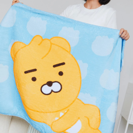 Kakao Friends Little Ryan Cozy Flannel ผ้าห่มแฟลแนลสำหรับท่องเที่ยวและใช้งานที่บ้านหรือออฟฟิซ