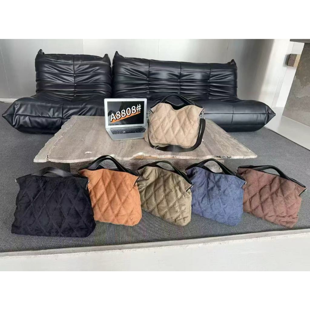 NEW NOV212 A8808 กระเป๋าสะพายไหล่ผู้หญิง - 41x30x9cm