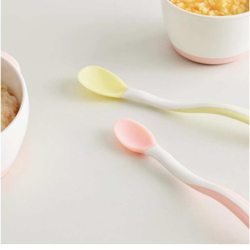 [Richell] TLI Soft Baby Weaning Spoon Set – พร้อมเคสเดินทาง