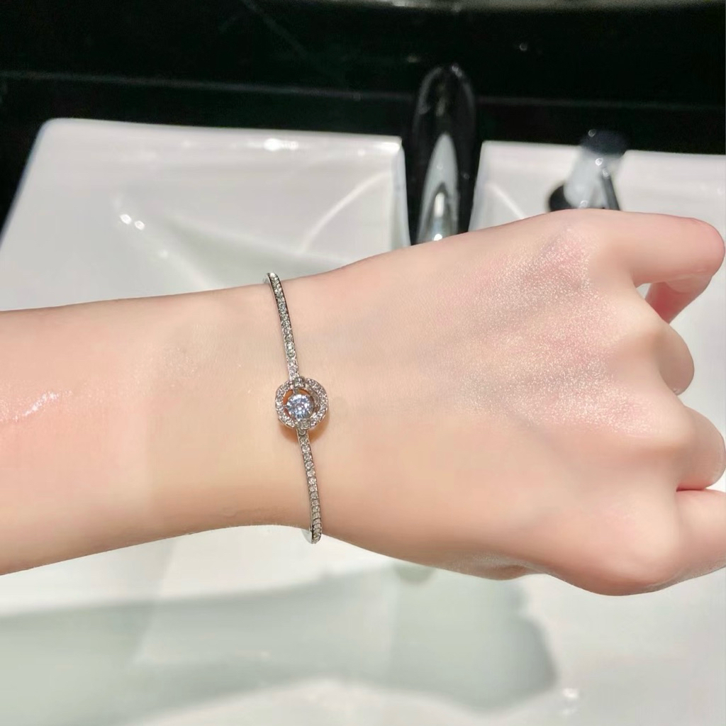 🚚สินค้าพร้อมส่งในไทย🚚 Swarovsk สร้อยข้อมือ Bangles Infinity Bracelet สีทอง สีเงิน