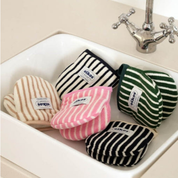 ถุงมือครัวผ้าเทอร์รี่ลายของ OIKOS – ผลิตในเกาหลี ถุงมือทําอาหารมีสไตล์และทนความร้อน