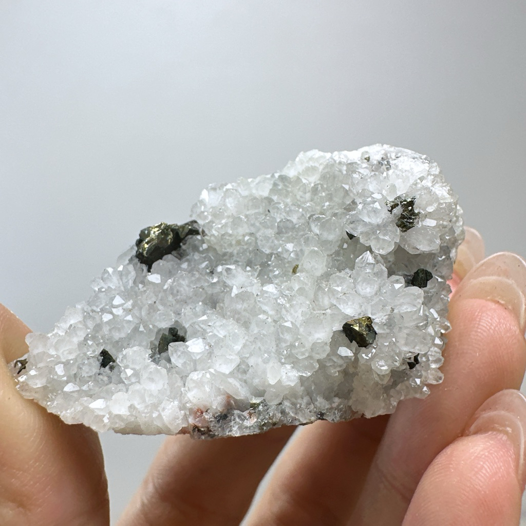 [SG] Quartz Druzy with Pyrite Sparkling Crystal Healing, Wealth, Energy & Home Décor