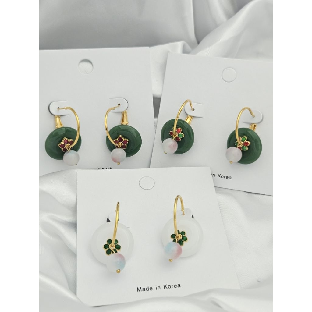 Bead Me - (Mix & Match: Any 3 สําหรับ $10) ต่างหู Oriental Hoop