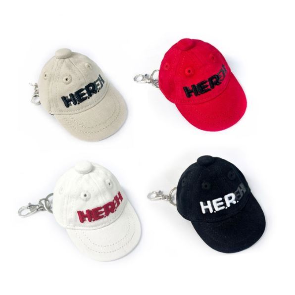 IU [2024 IU HR] BALL CAP KEYRING