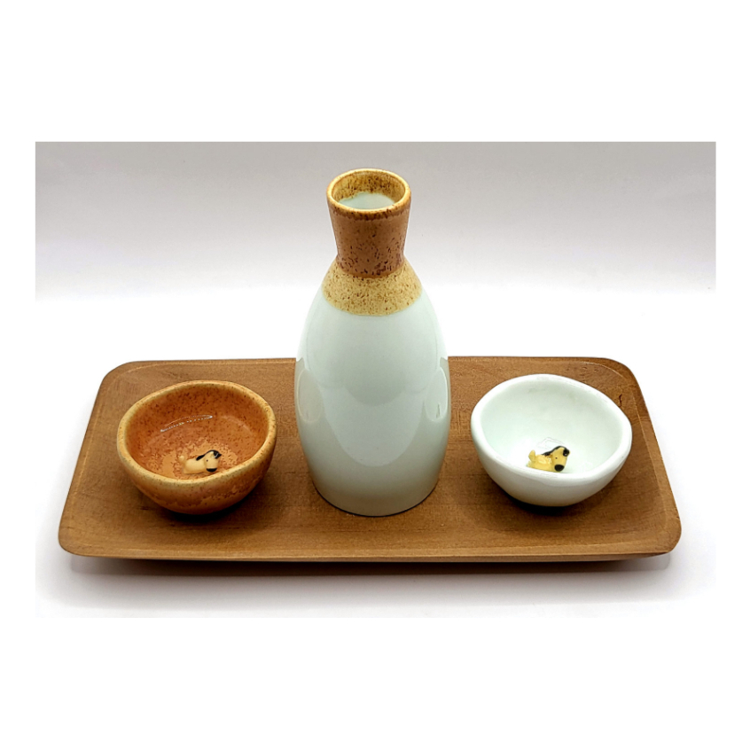 Horse Motif Soju Set – แรงบันดาลใจจากมรดกเกาหลี (พิพิธภัณฑ์ Gyeongju) | เซรามิกทํามือ | 1 ขวด + 2 ถ้