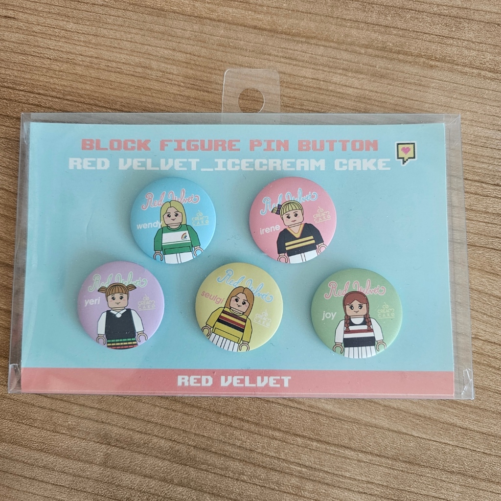 SMTOWN SUM RED VELVET ICECREAM CAKE POP-UP STORE MD : BLOCK ปุ่มพินฟิกเกอร์