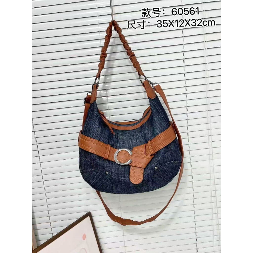 OCT402 60561 กระเป๋าสะพายผู้หญิง - 35x12x32cm