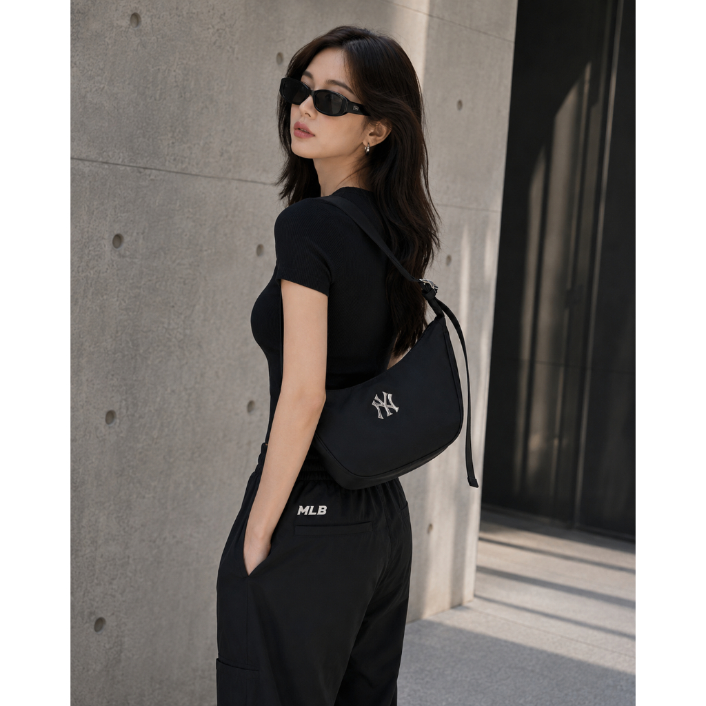 กระเป๋าสะพายข้าง MLB Basic Nylon Sporty