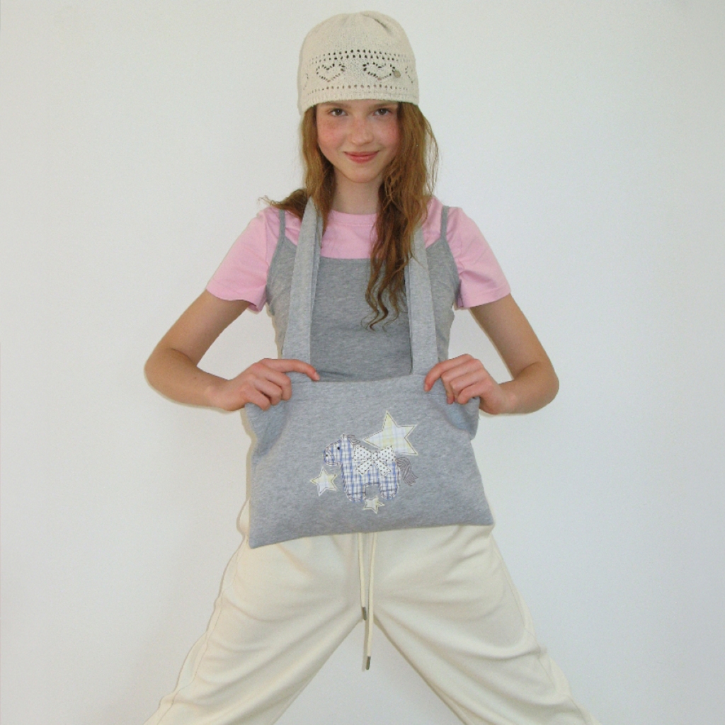 [RONRON] Ribbon Pony Applique Sweat Shoulder Bag / GREY — صورة 3